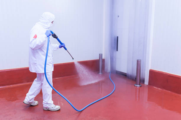Best Animal Enclosure Cleaning  in Glendale, WI